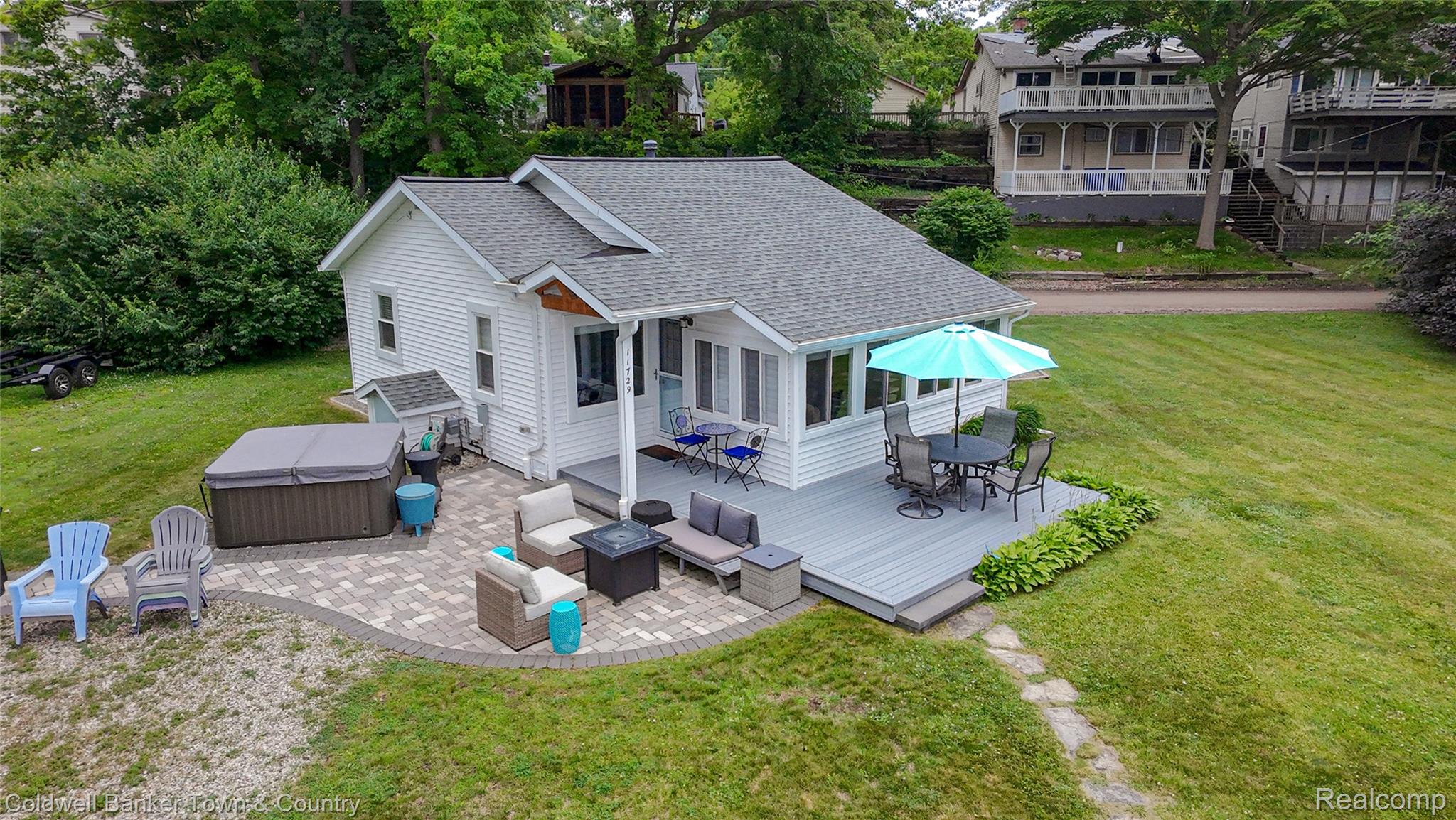 11729 Algonquin Drive