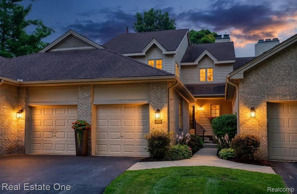 4884 Pine Eagles Court