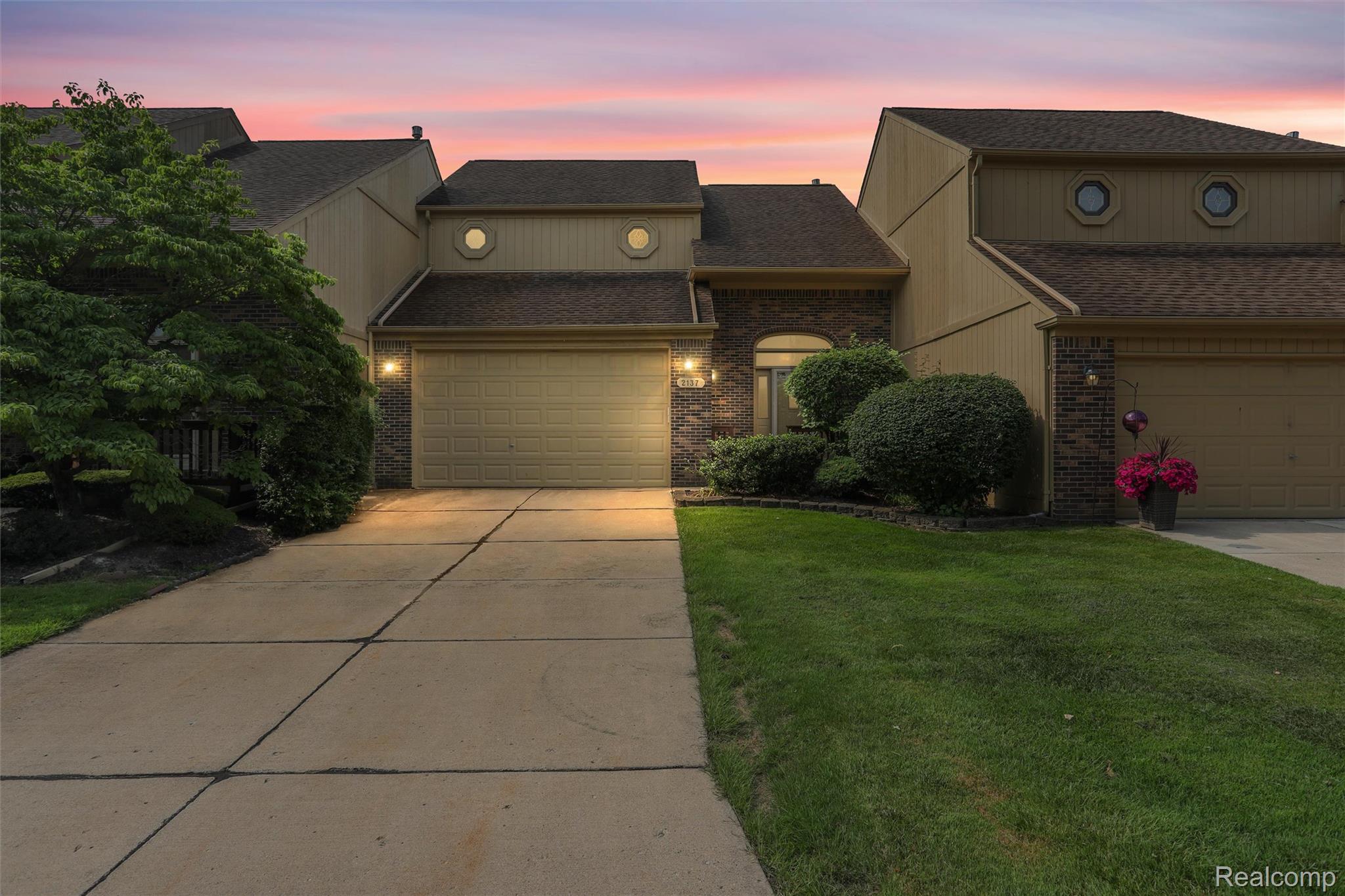 2137 CRYSTAL Drive