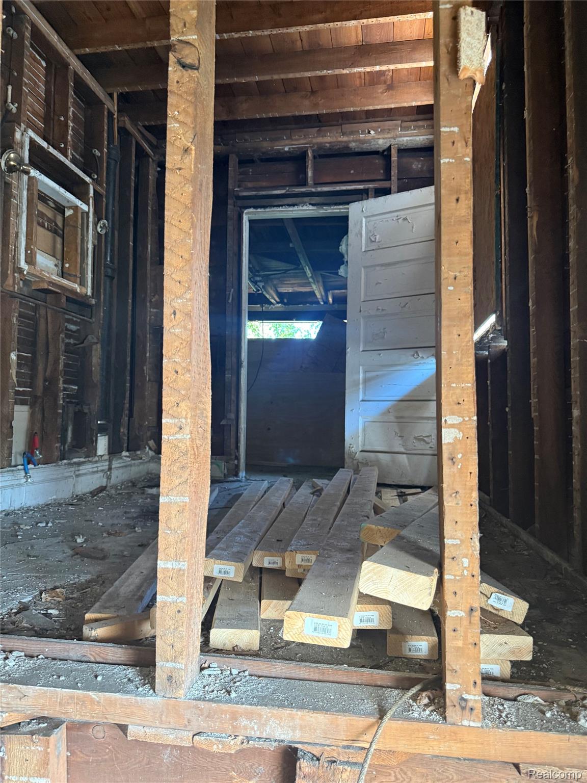 192 W Grand