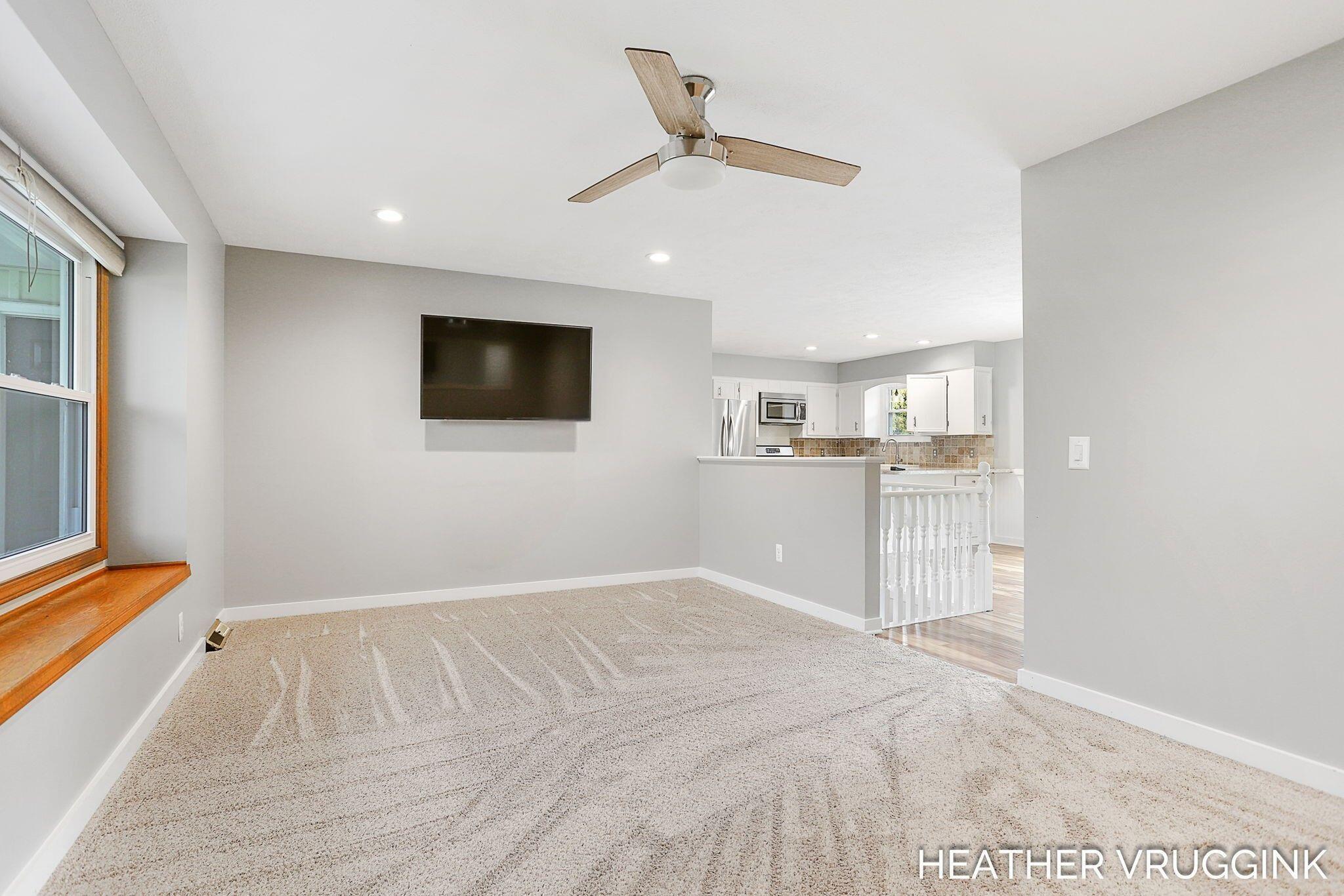 2072 Oak Hollow Drive