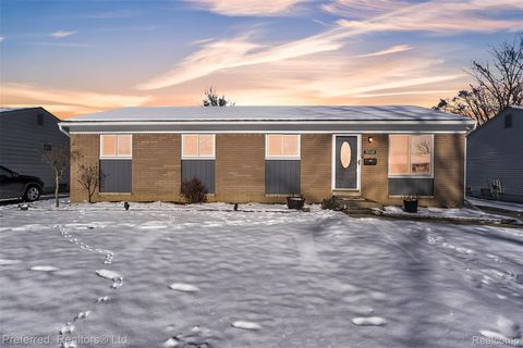 39288 Nottingham Street Westland City MI 48186