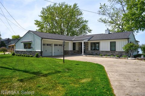 14240 MOFFETT Drive Fenton Charter Township MI 48430