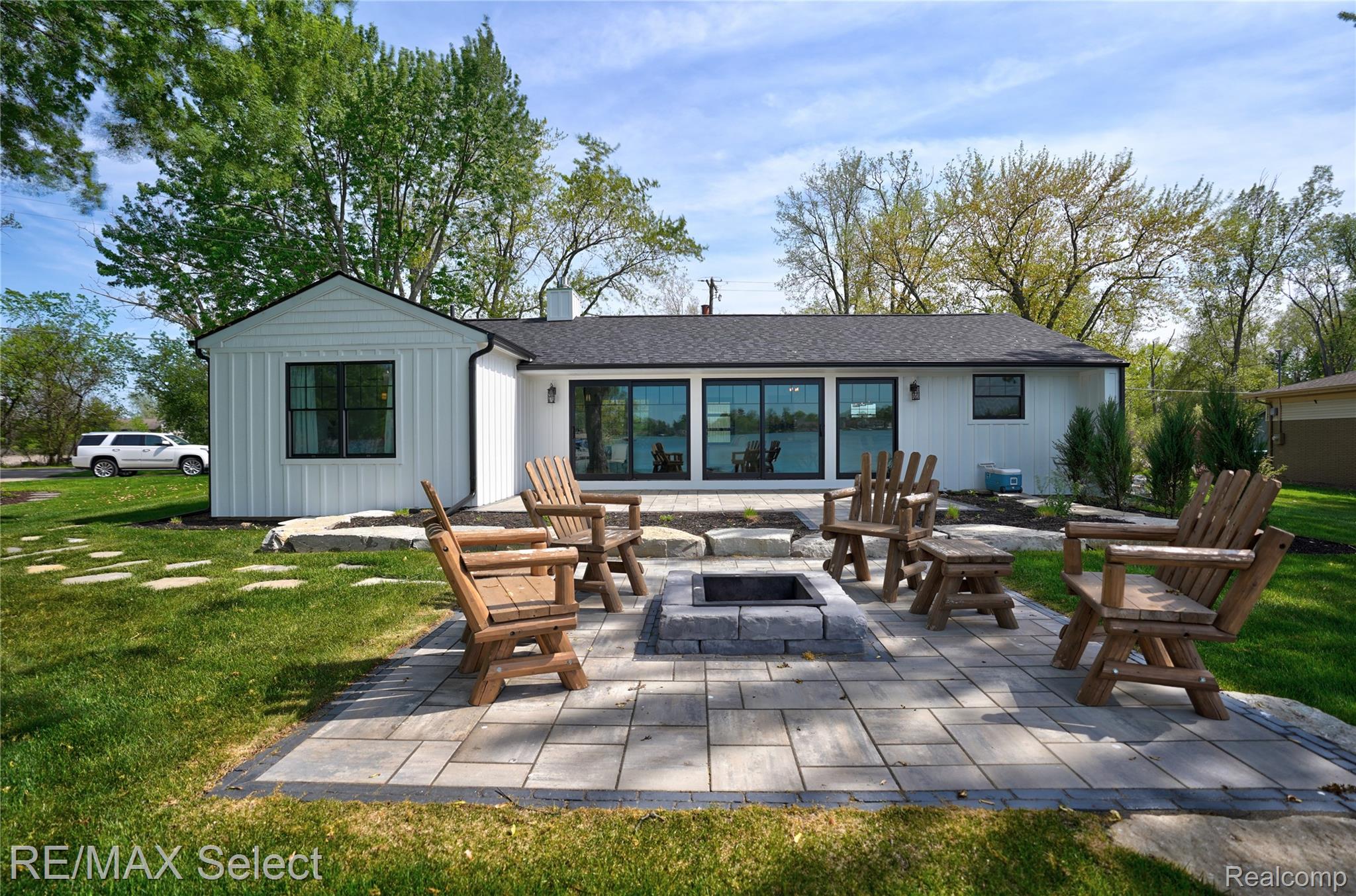 14240 MOFFETT Drive