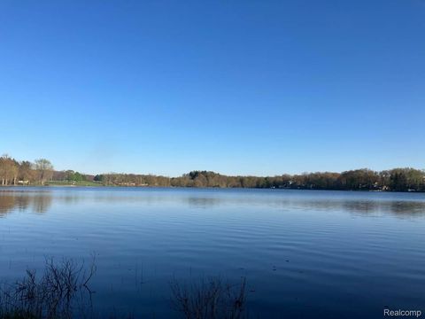 2226 Shoreline Drive Oregon Township MI 48446