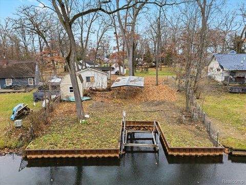 4370 Leroy Street White Lake Charter Township MI 48383