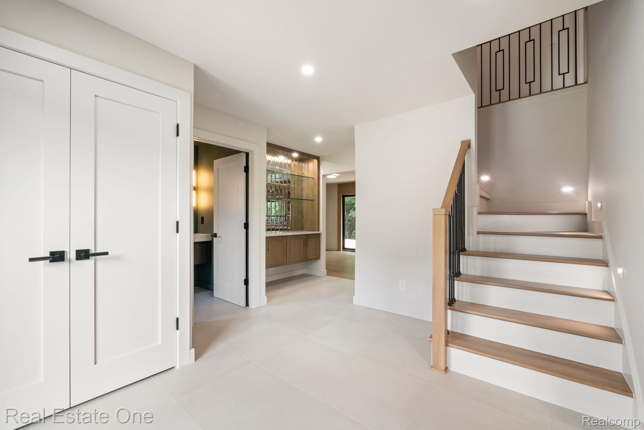 1683 Mark Hopkins Road