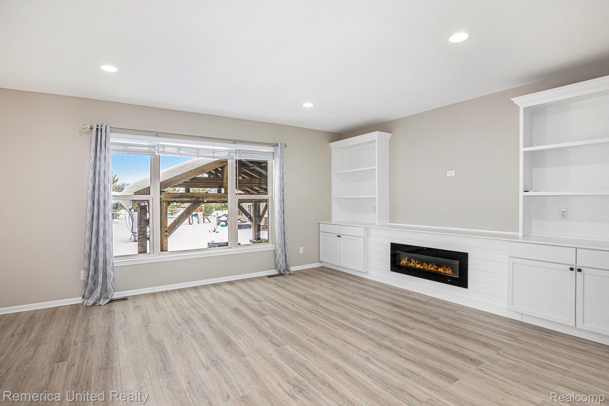 59696 Twin Pines Drive