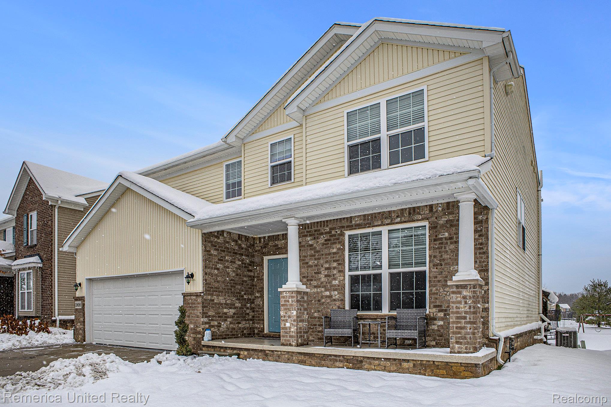 59696 Twin Pines Drive