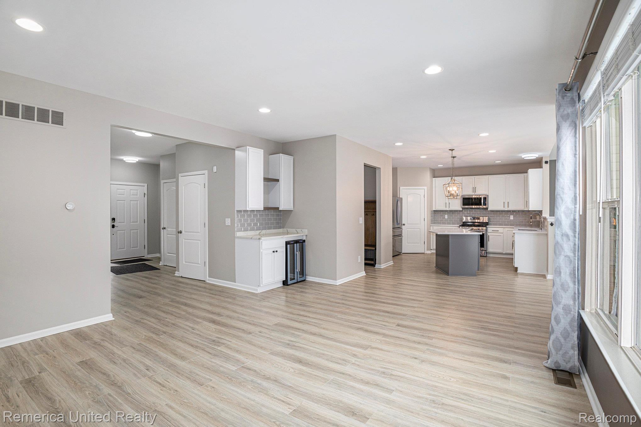 59696 Twin Pines Drive