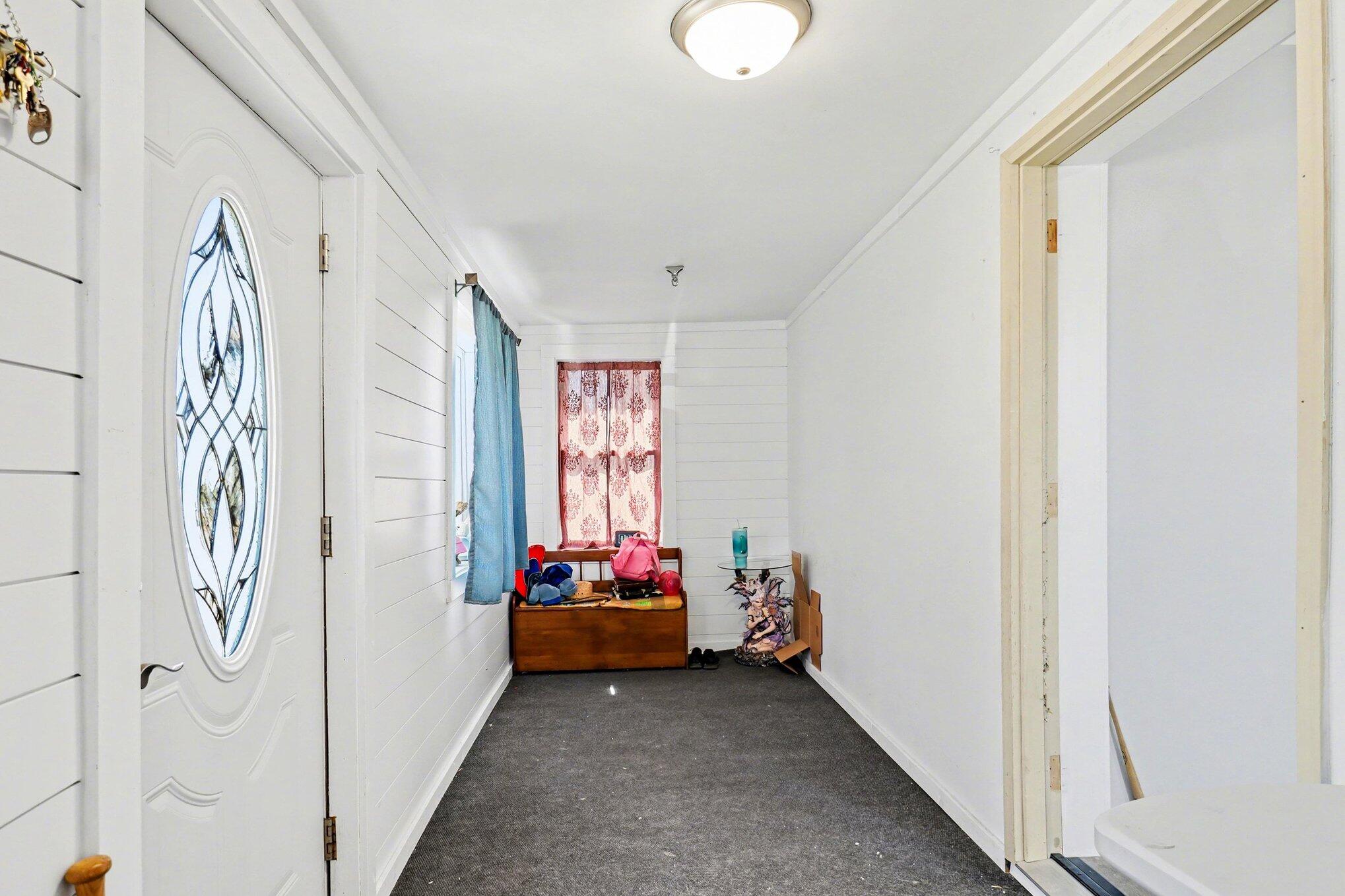 136 S Hemlock Street