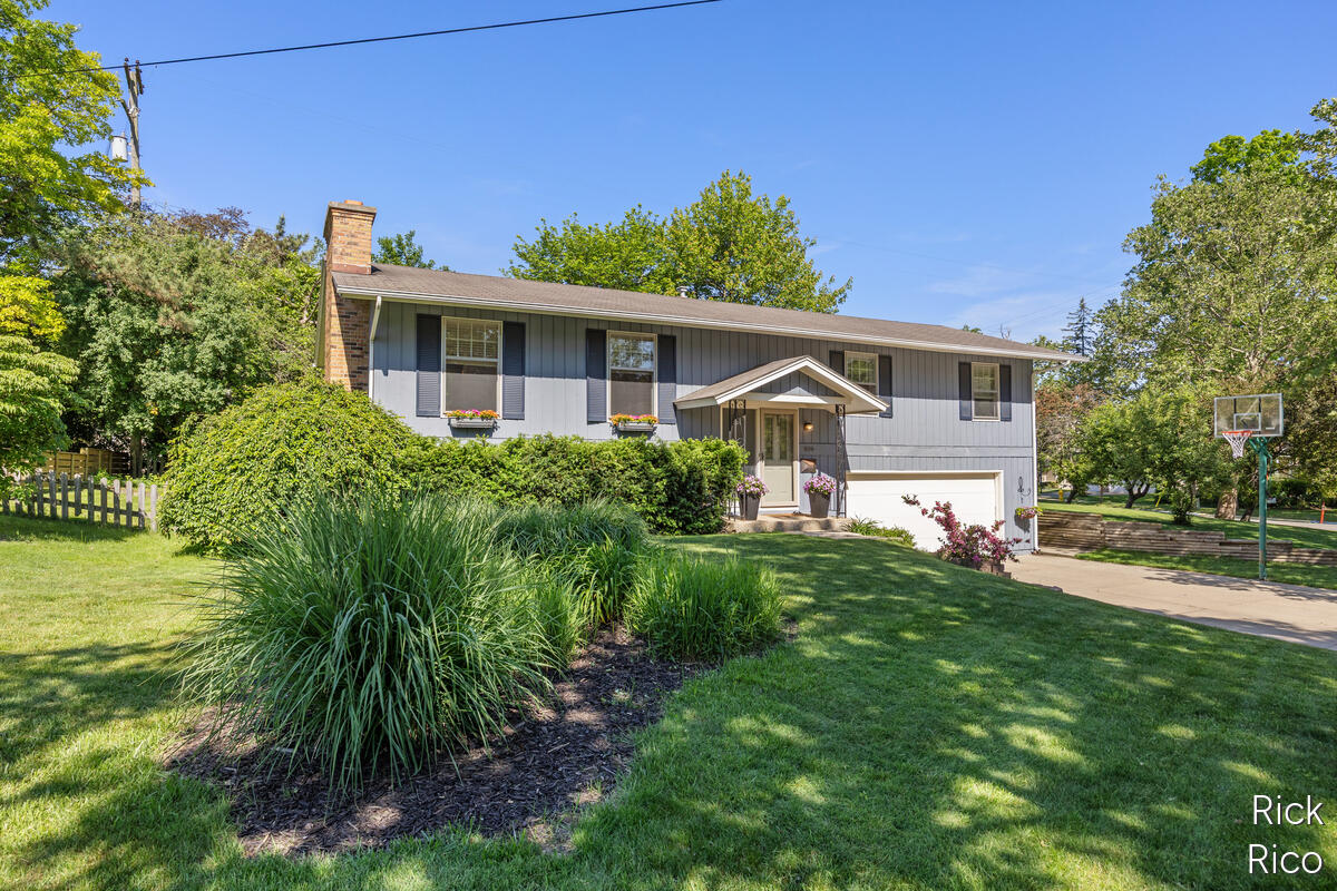 1609 Oxford Drive SE