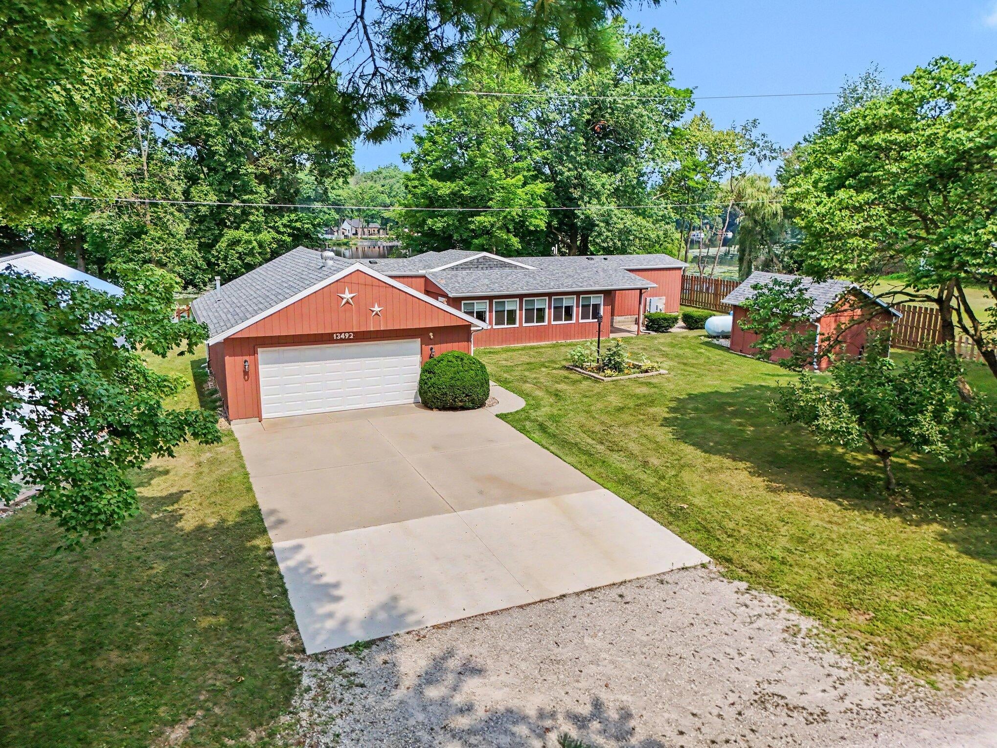 13492 Riverside Drive