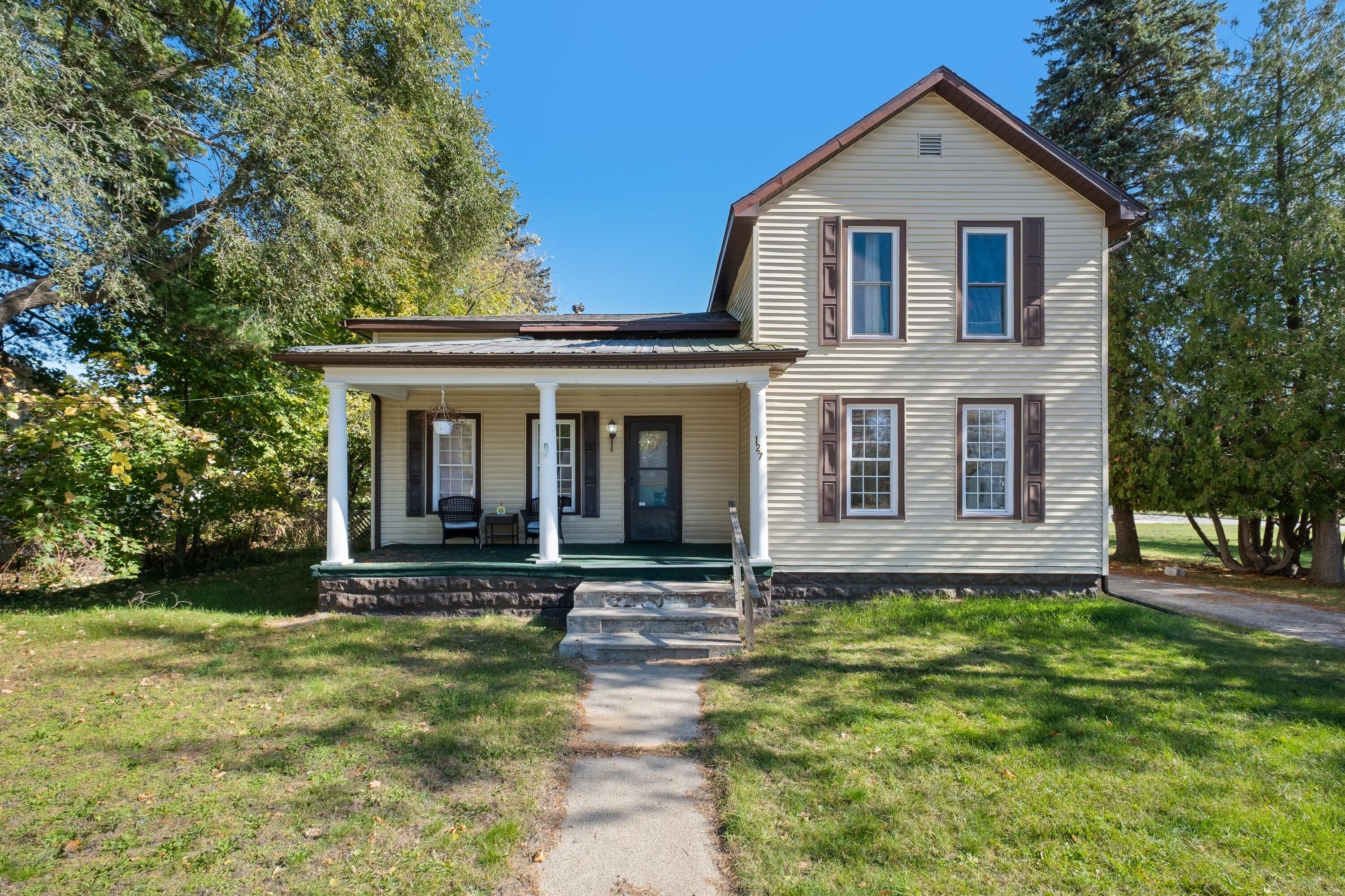 127 S Oak Street