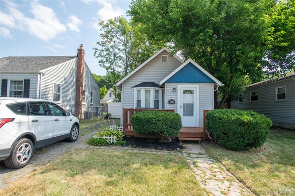 2814 CROOKS RD, ROYAL OAK, MI 48073 - Image 00d1035b3398a6832faa2bed9f7378fa/1920207230