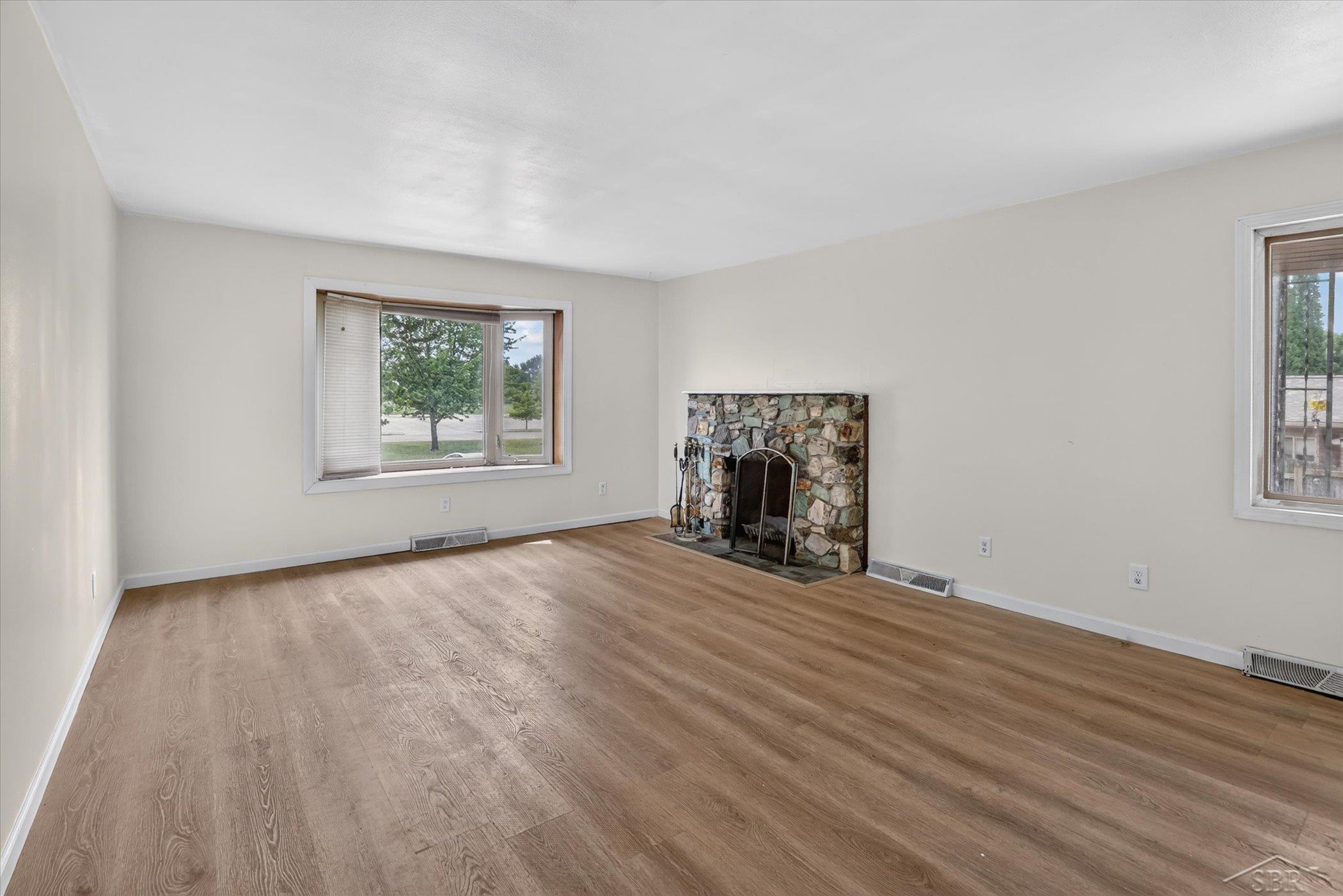 1556 W Gilford Road