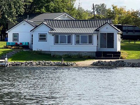 Photo of 4978 Long Lake Road, Plainfield Township, MI 48739 (MLS # 58050204026)