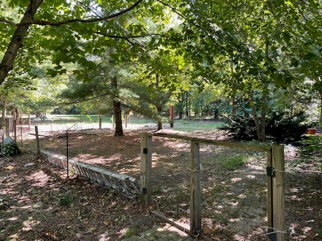 10572 Plank Road