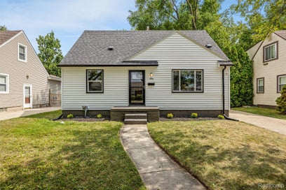 300 N Edgeworth Avenue Royal Oak City MI 48067
