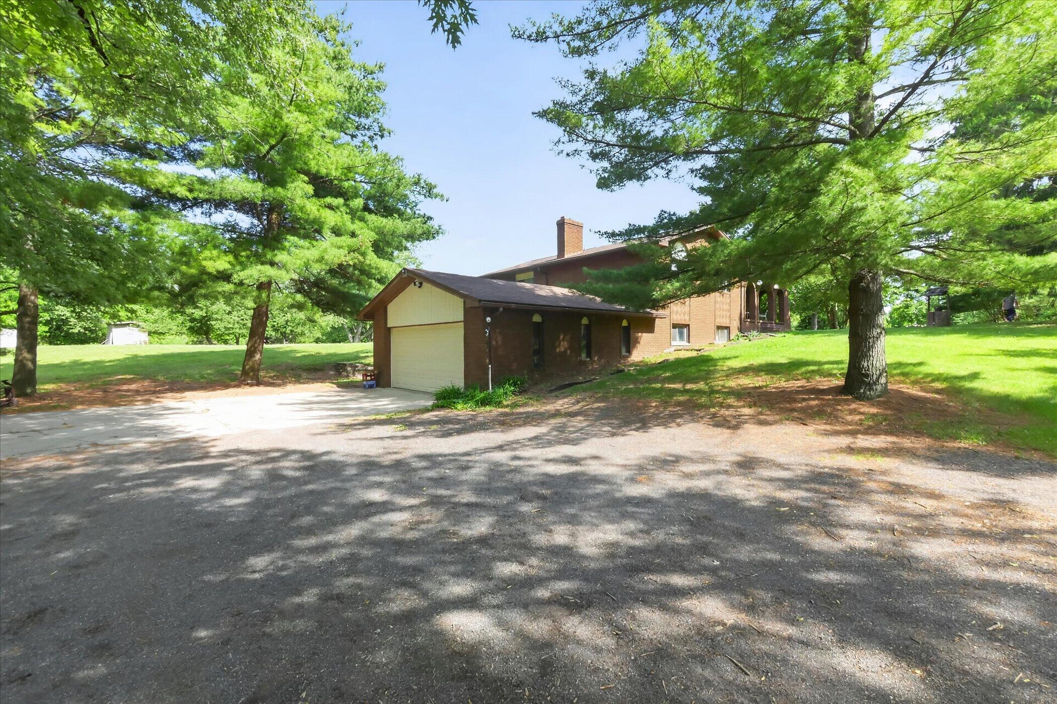 2717 Fishbeck Road