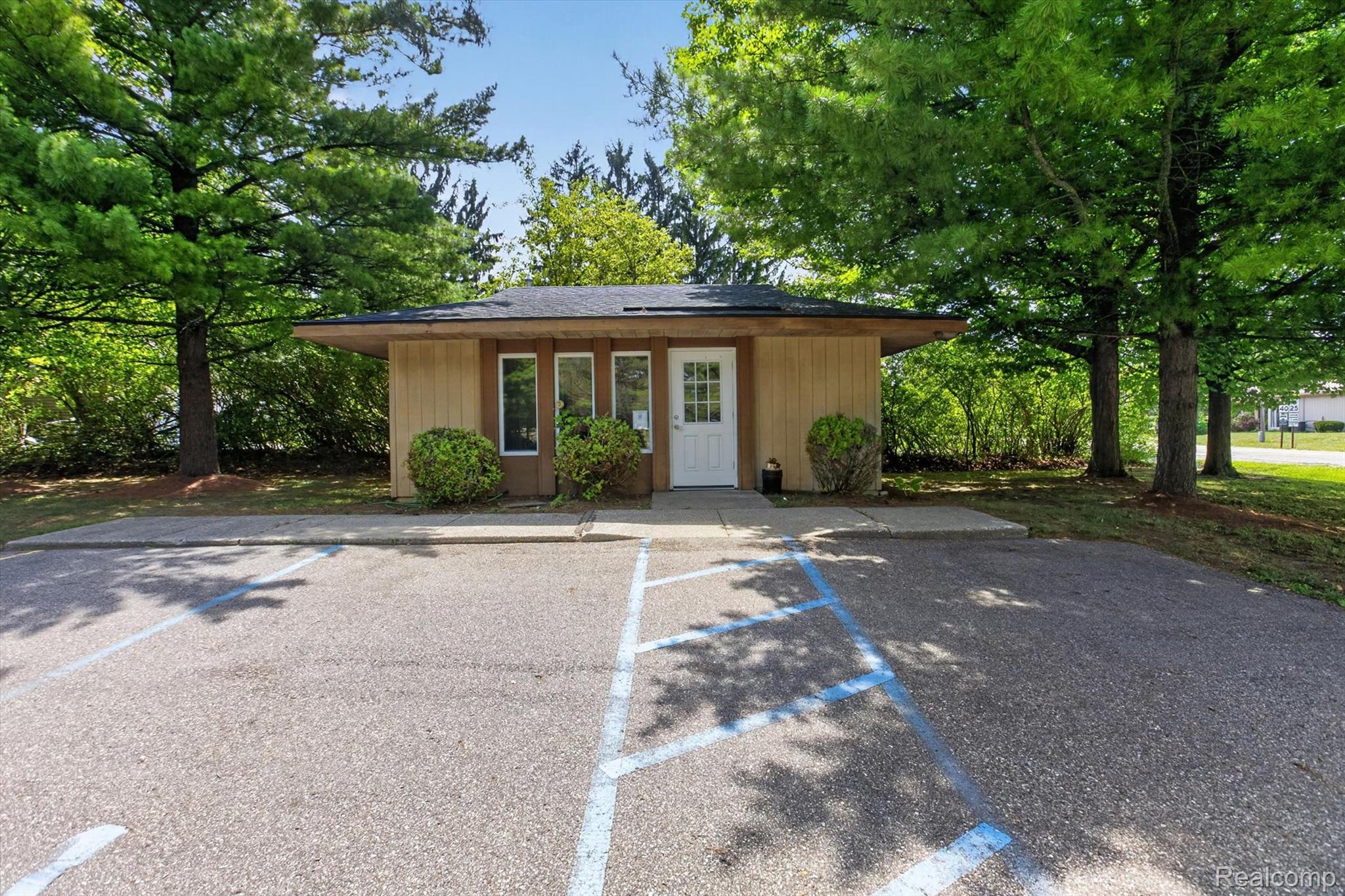 1011 S Graham Road