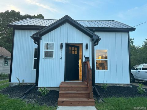 424 W Henry Street Charlotte City MI 48813