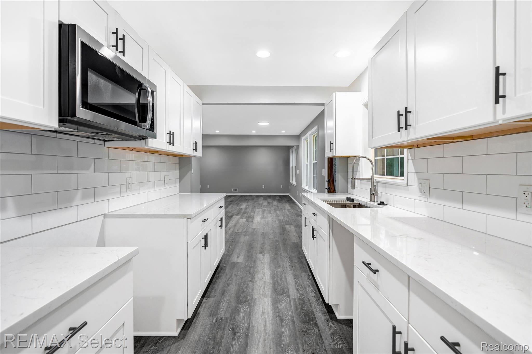 9353 Old Lee Road