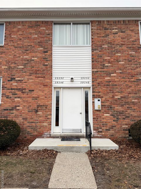 29248 Hoover Road Warren City MI 48093