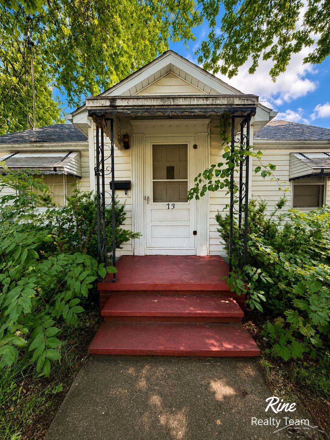 73 Maple Valley Street