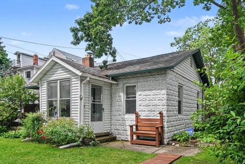 Tiny photo for 77 Park Avenue, South Haven City, MI 49090 (MLS # 69026044061)