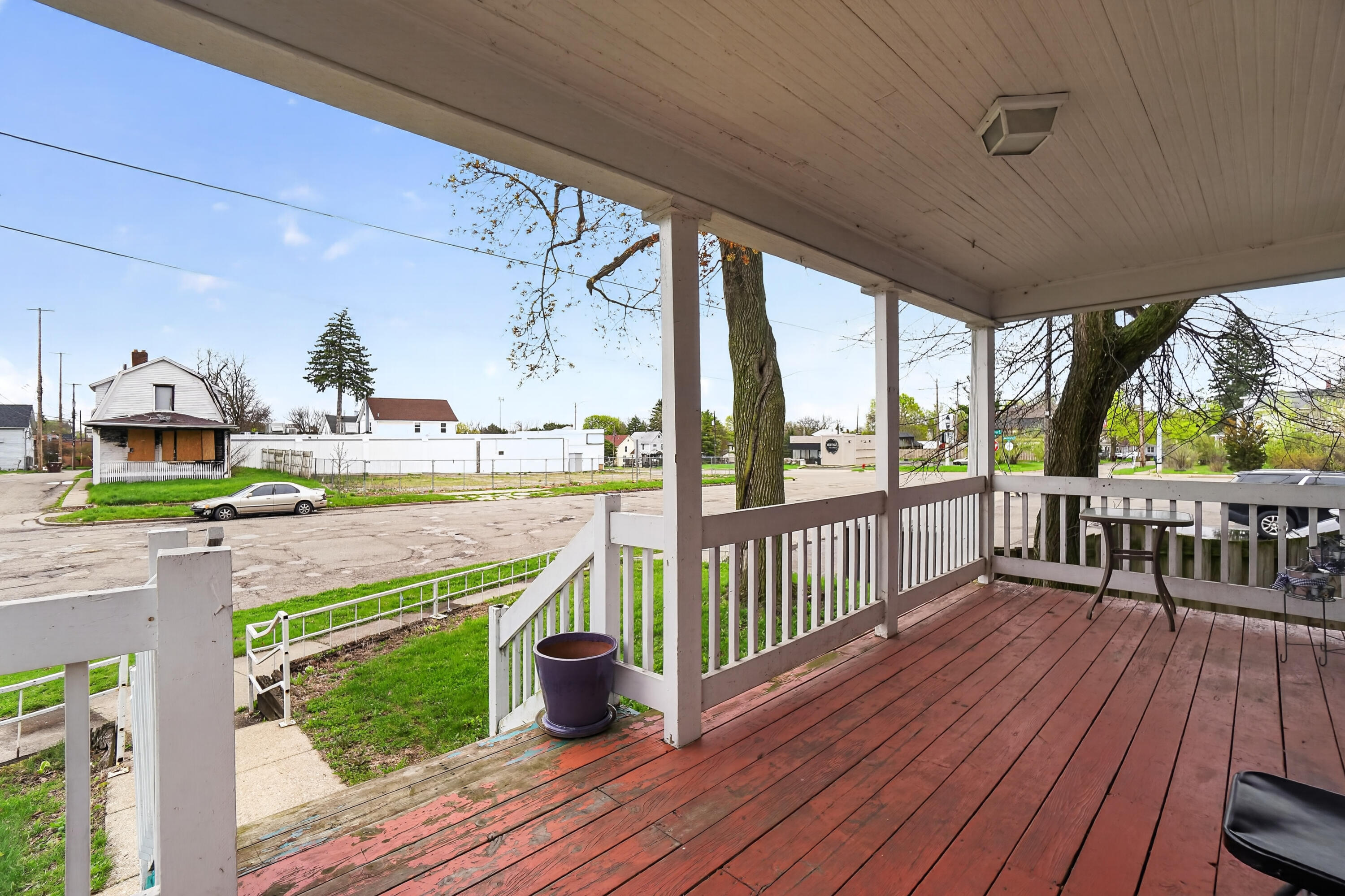 111 W Barnes Avenue