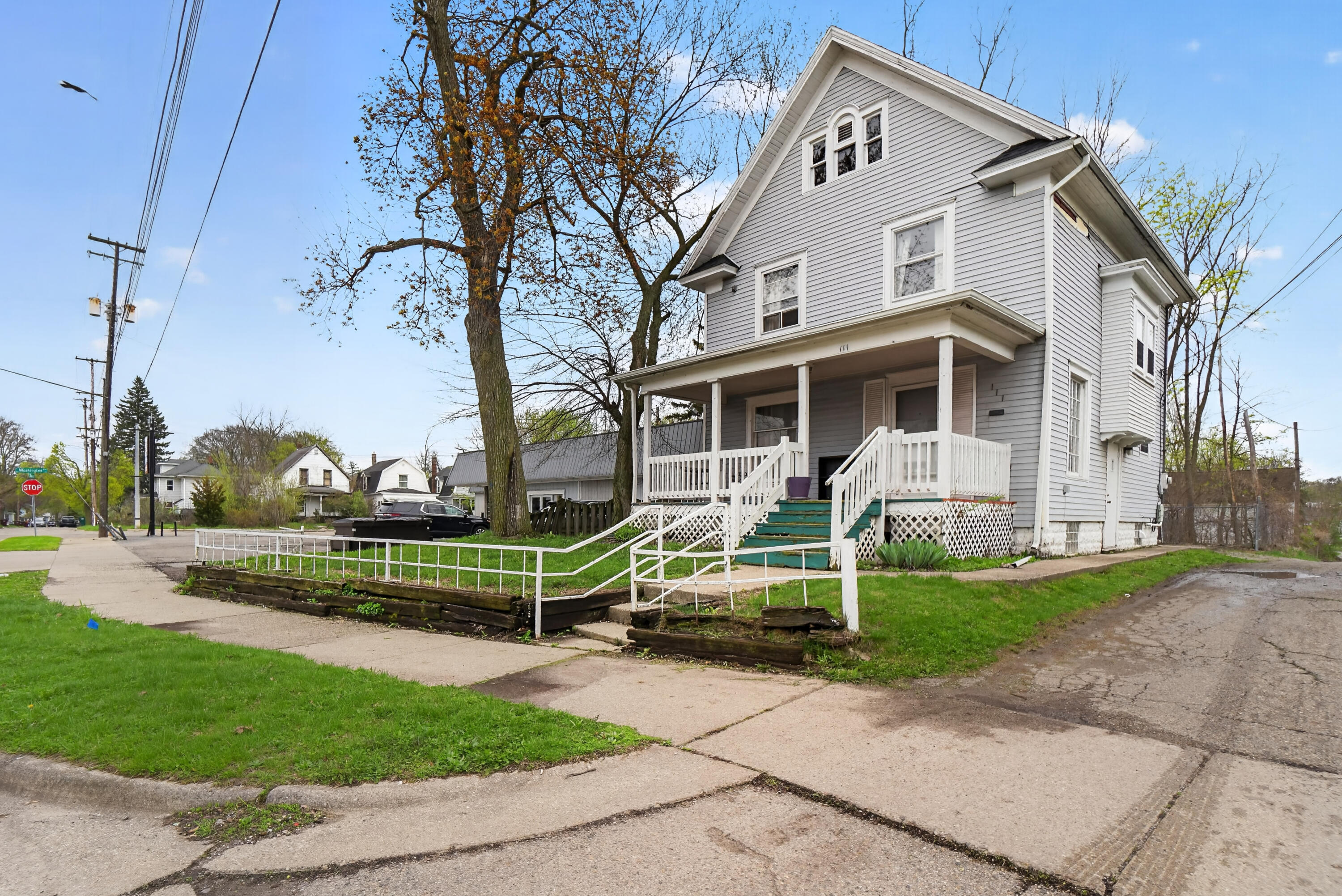 111 W Barnes Avenue