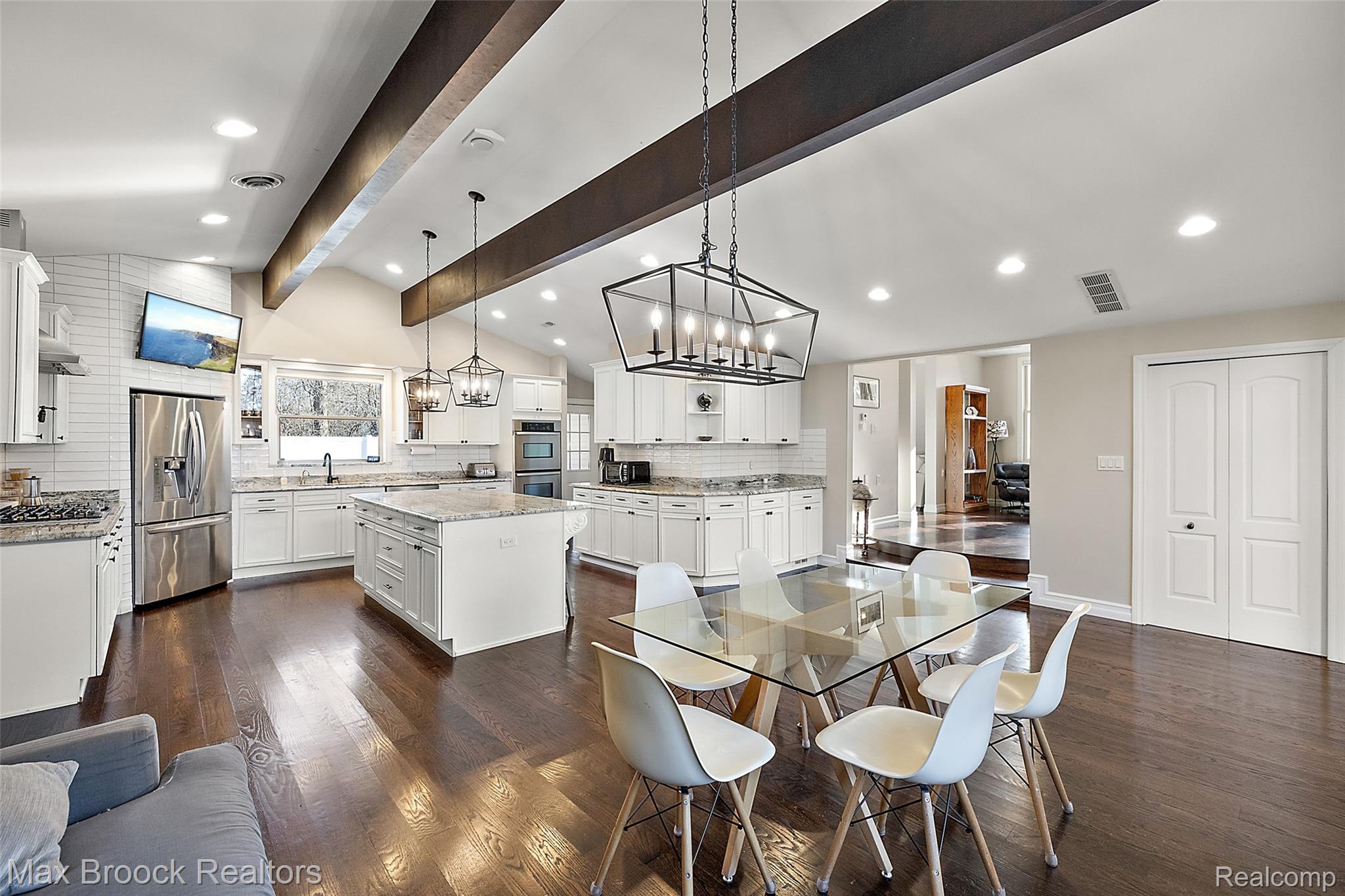 5645 Eastman Boulevard