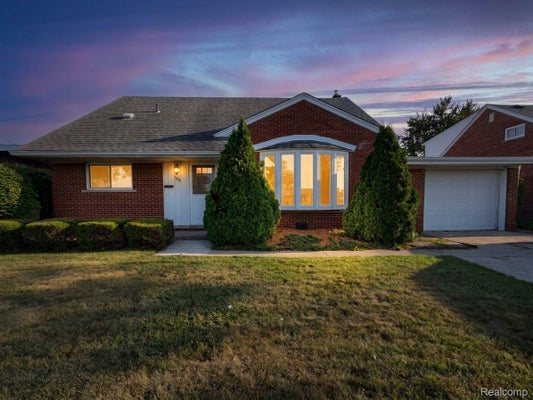 14111 HUNTINGTON ST, RIVERVIEW, MI 48193 - Image 010a975de2a8ab4732e328f7ebf850c6/1663153196