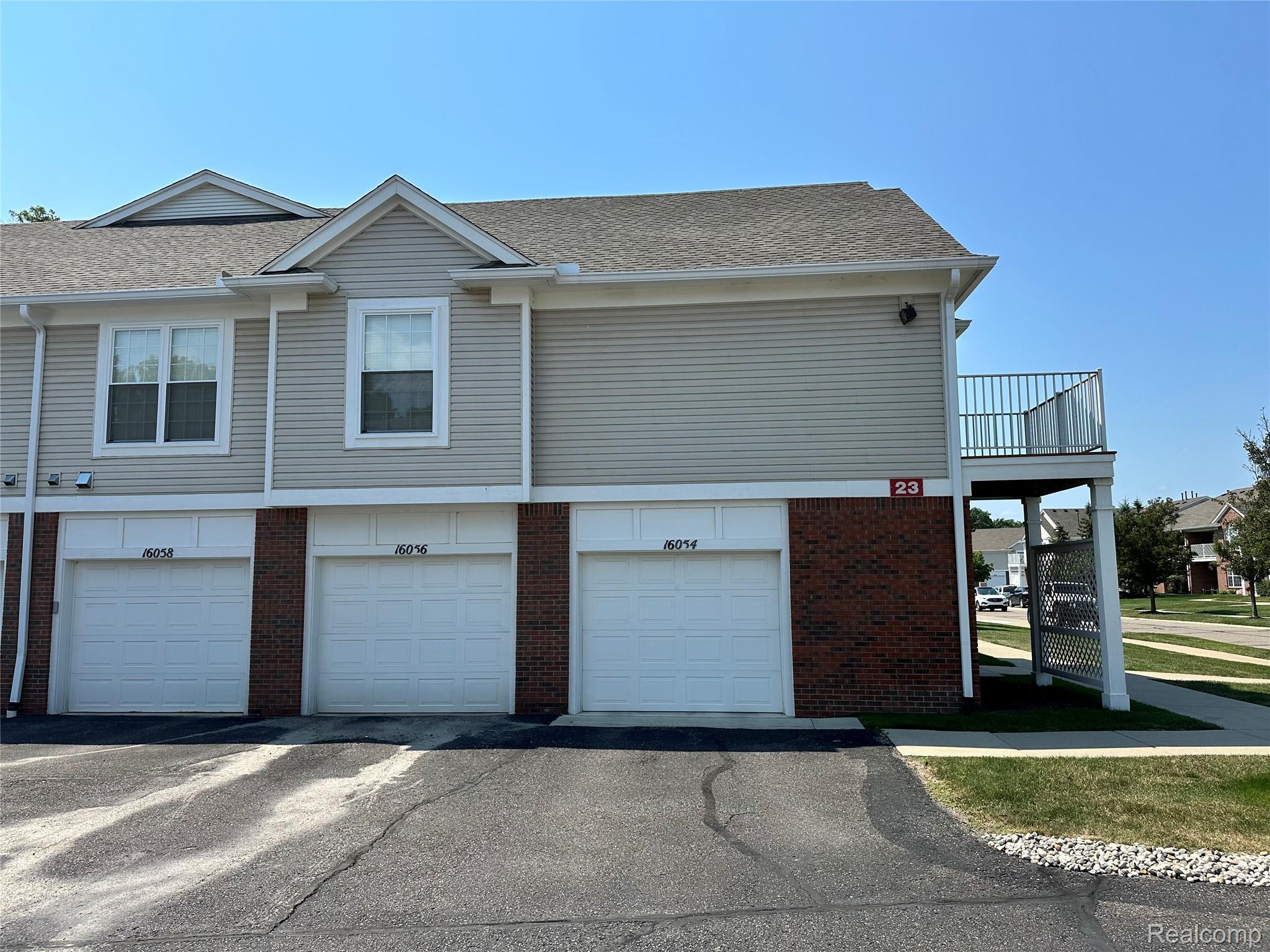 16056 Morningside