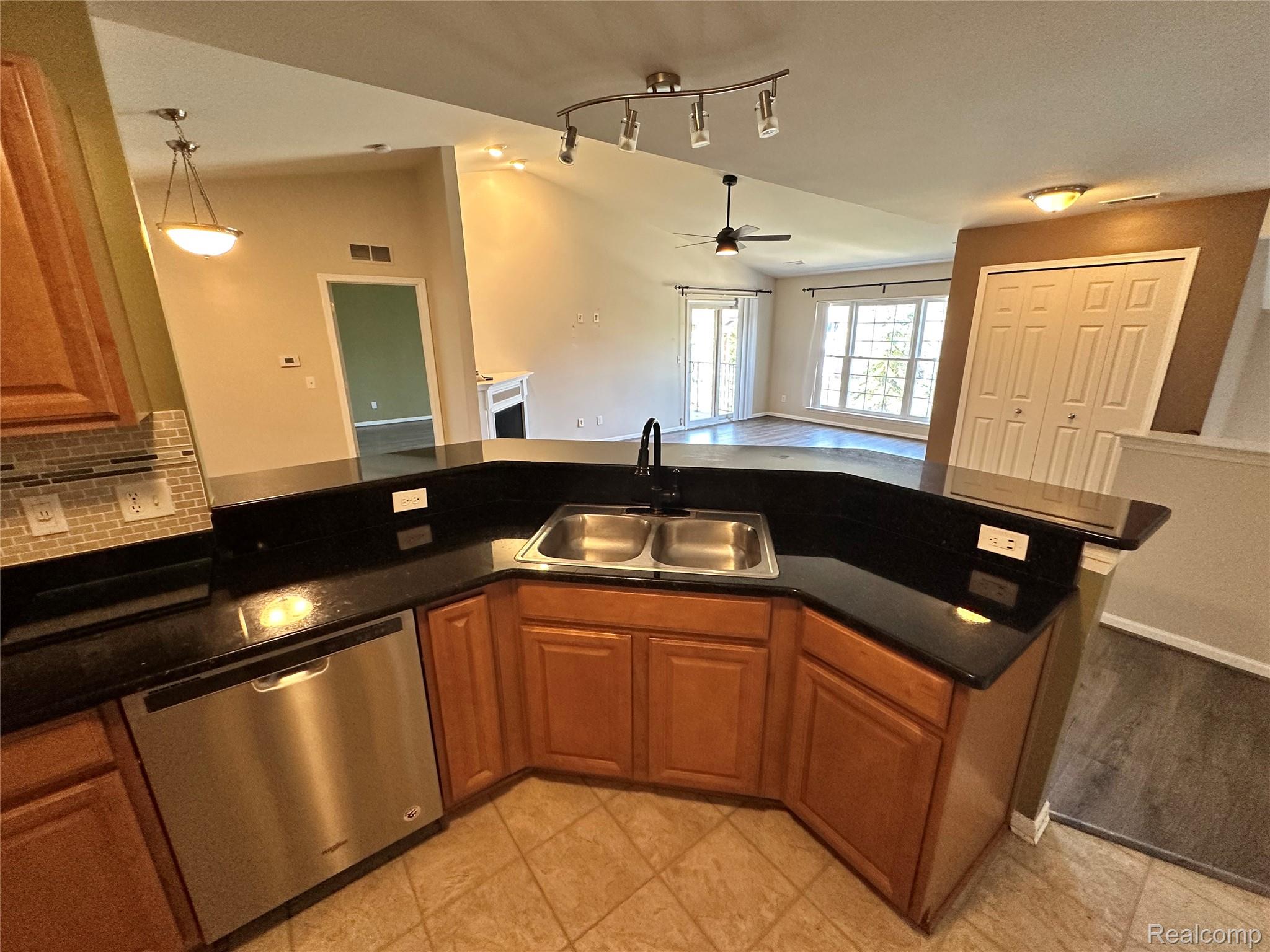 16056 Morningside