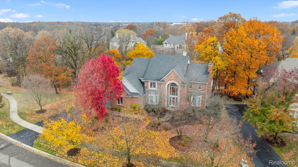 6775 Carlyle Crossing