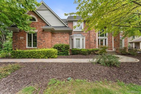 6775 Carlyle Crossing West Bloomfield Charter Township MI 48322