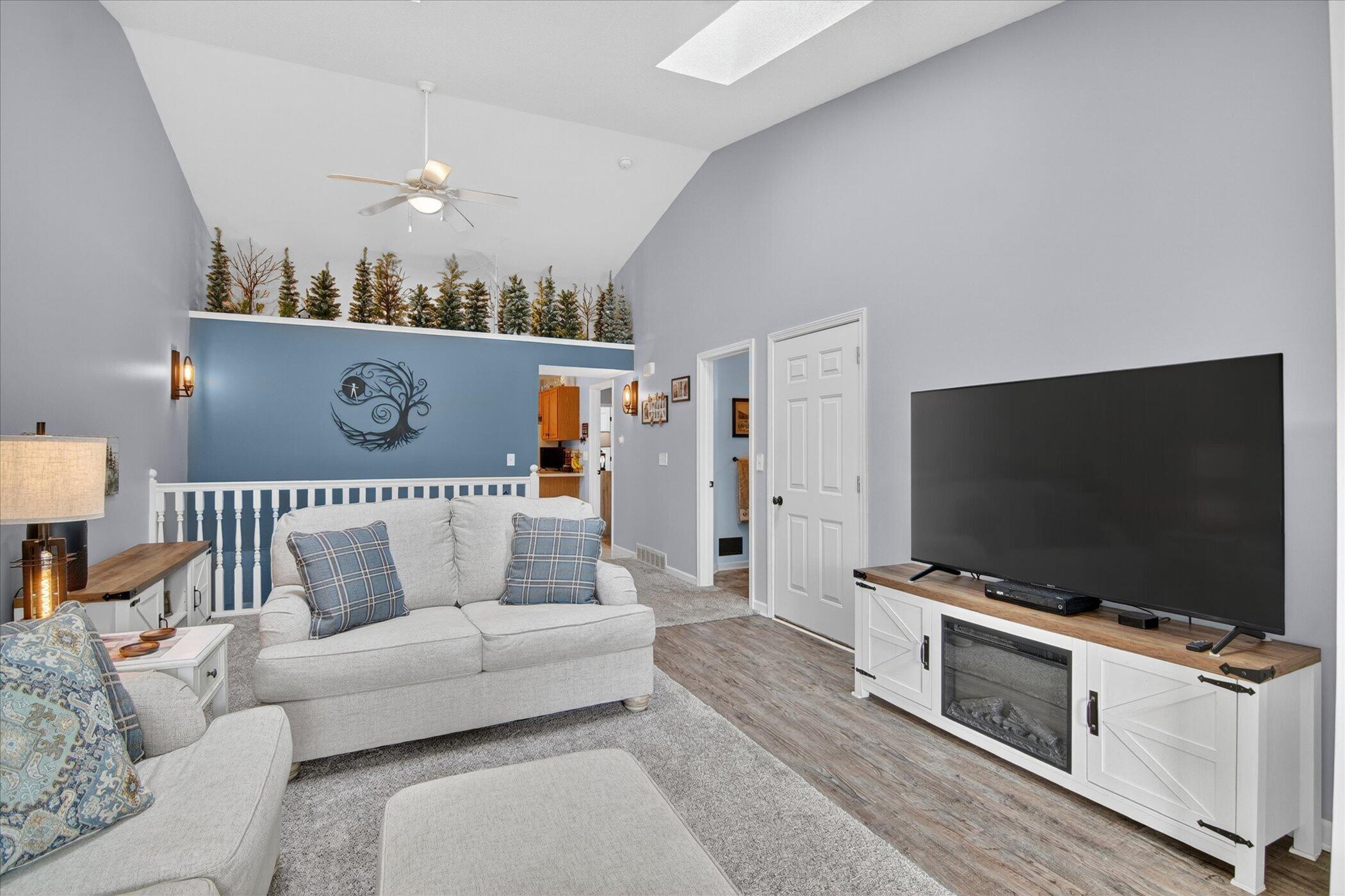 729 Clark Street 38