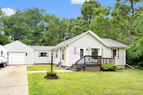 Photo of 1605 Preston Avenue NW, Grand Rapids City, MI 49504 (MLS # 65026030457)