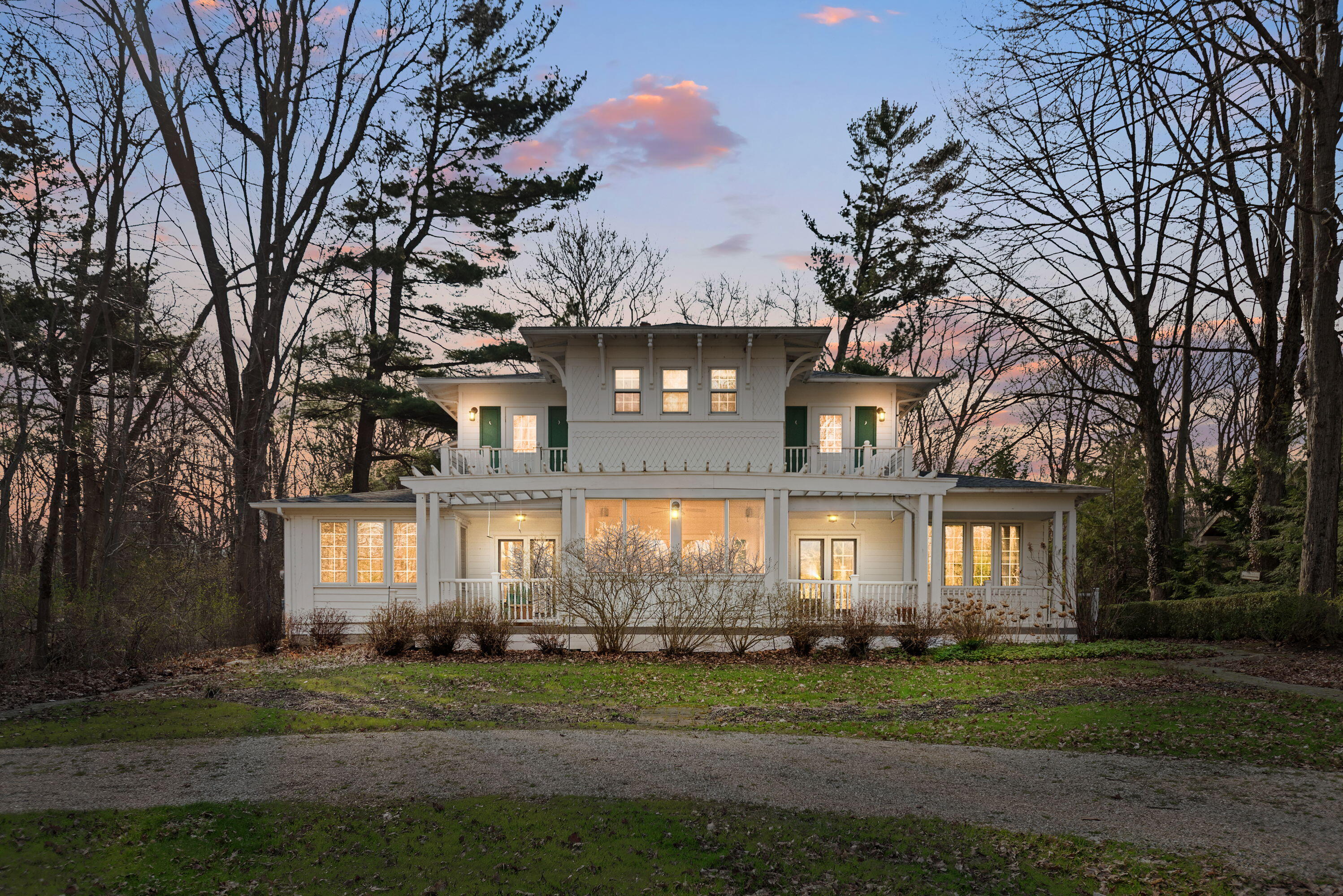 14895 Lakeshore Road