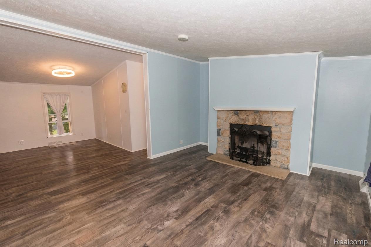 1325 Hillside Drive