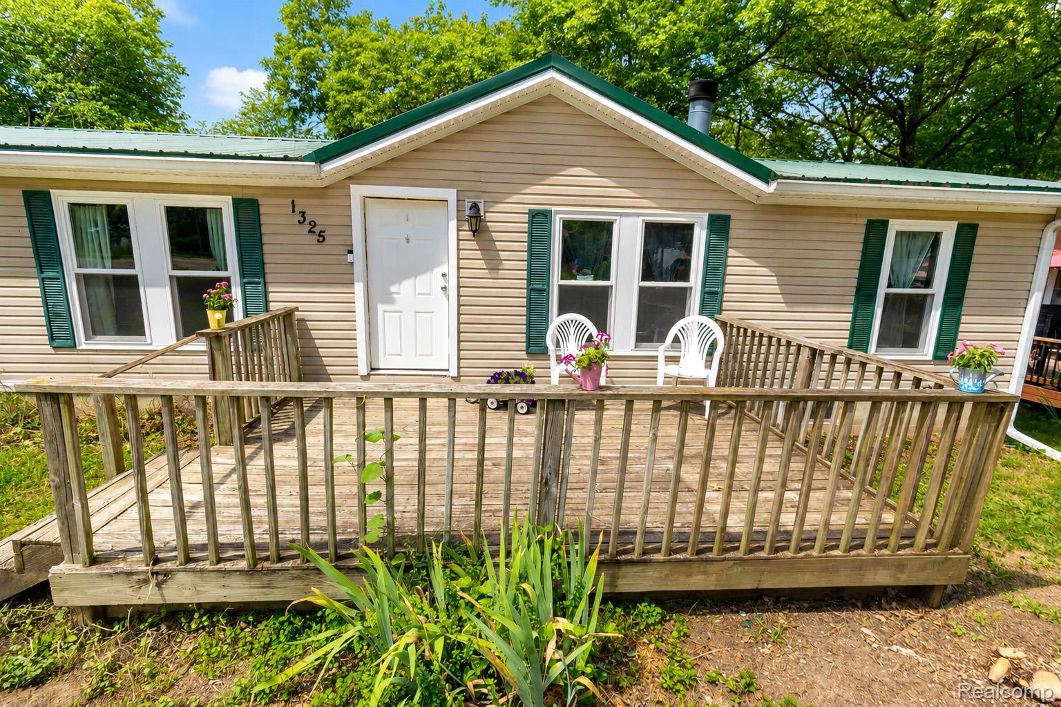 1325 Hillside Drive