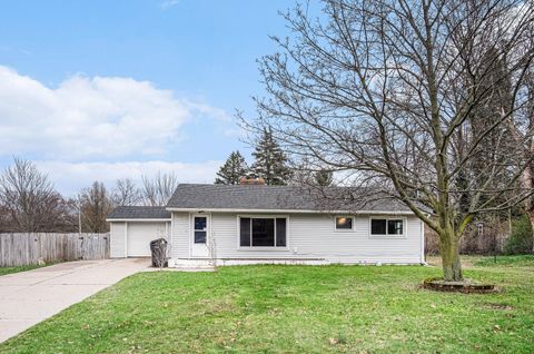 Photo of 4990 Burlingame Avenue SW, Wyoming City, MI 49509 (MLS # 65026015408)