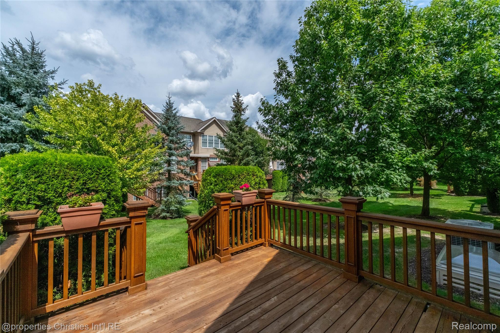 45042 Broadmoor Circle S