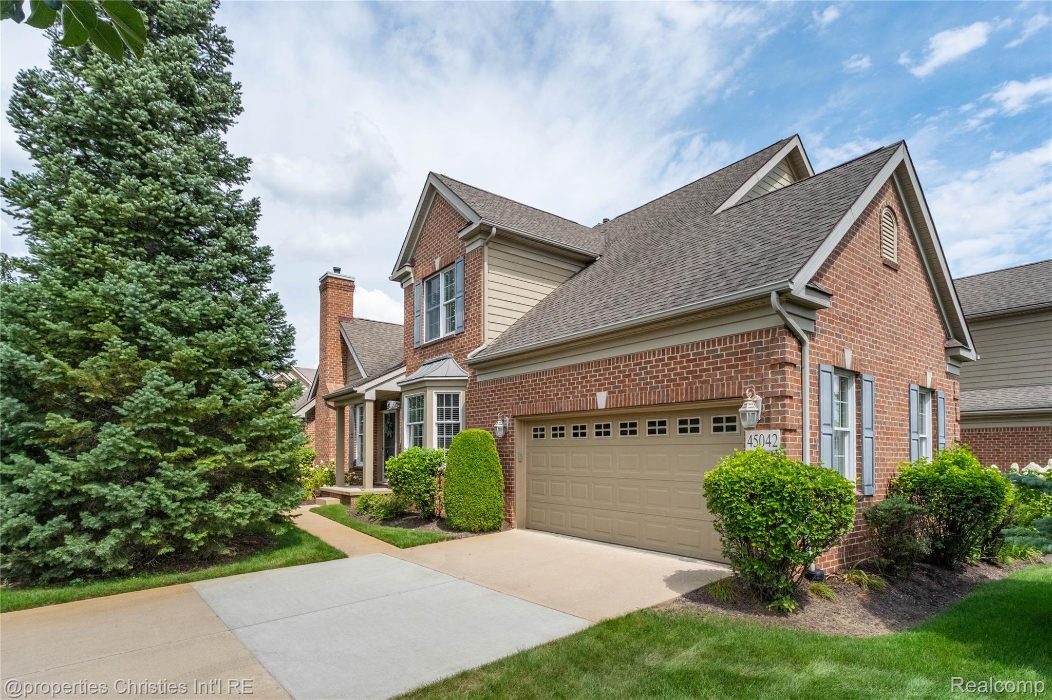 45042 Broadmoor Circle S