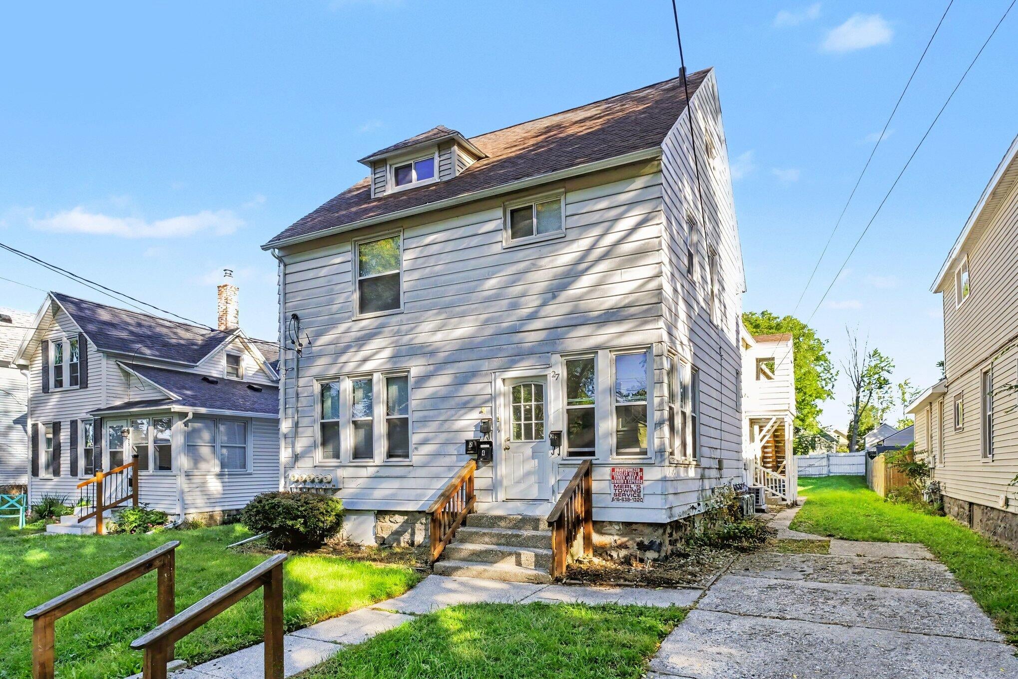 27 Colfax Street NE