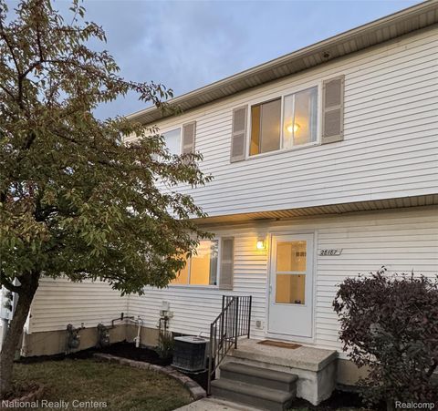28187 Raleigh Crescent Drive Chesterfield Township MI 48051