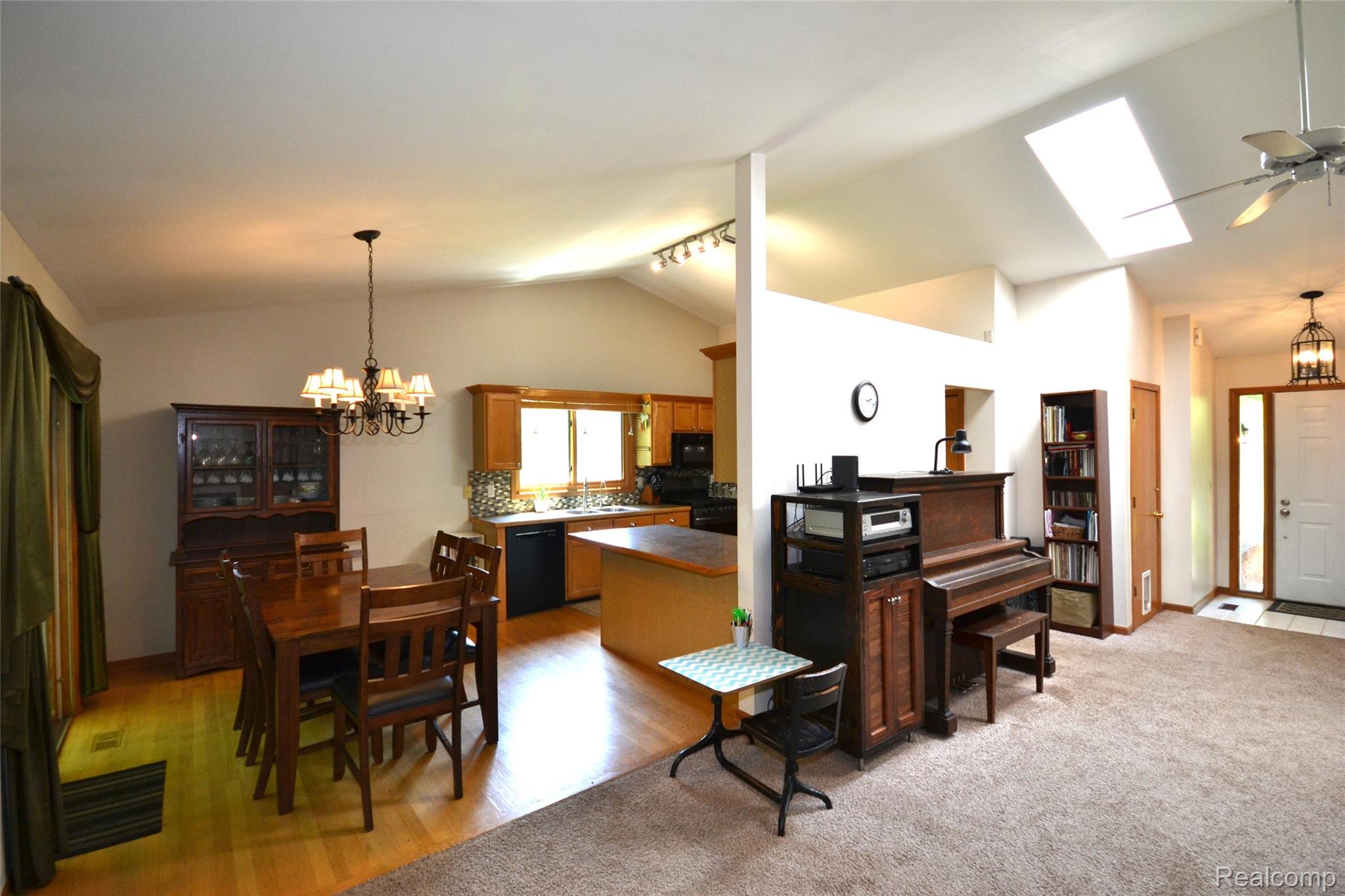 Springfield Charter Township, Michigan 48442, United States, 3 Bedrooms Bedrooms, ,2 BathroomsBathrooms,Residential,Active,149815