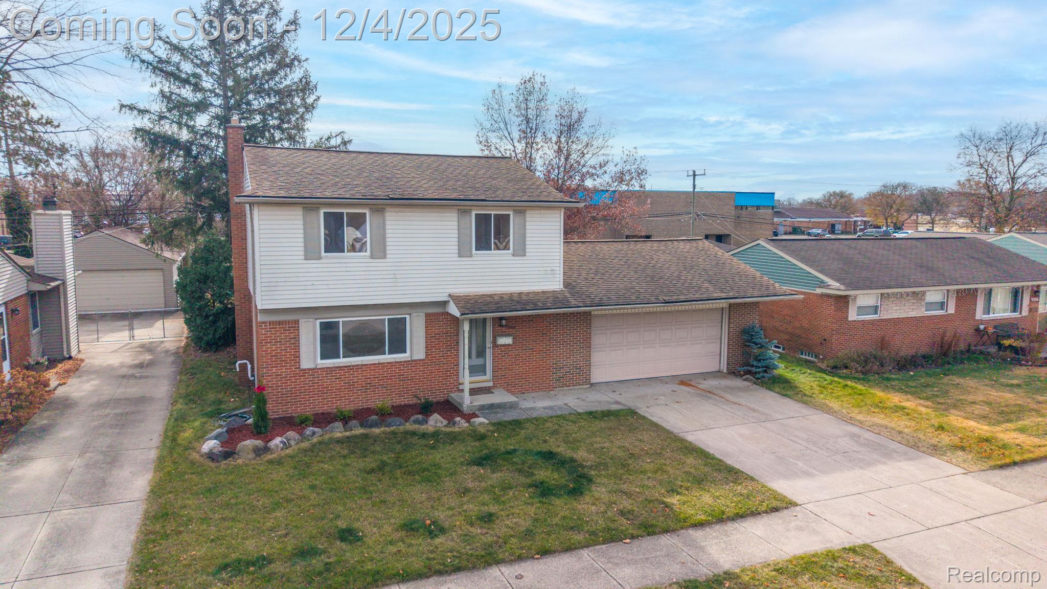 40585 Pinetree Drive